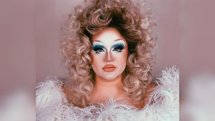 Everything to know about drag queens- Women drag queen