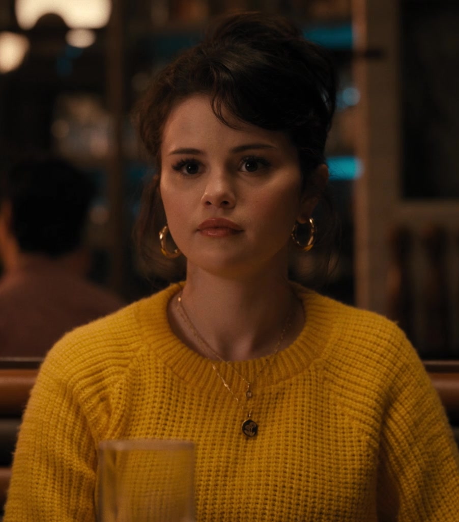 Selena Gomez Piercings- Gold-Earrings-and-Necklace-of-Selena-Gomez-as-Mabel-in-Only-Murders-in-the-Building