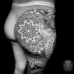 24 Sexy Butt Tattoos - geometric butt tattoo inspiration