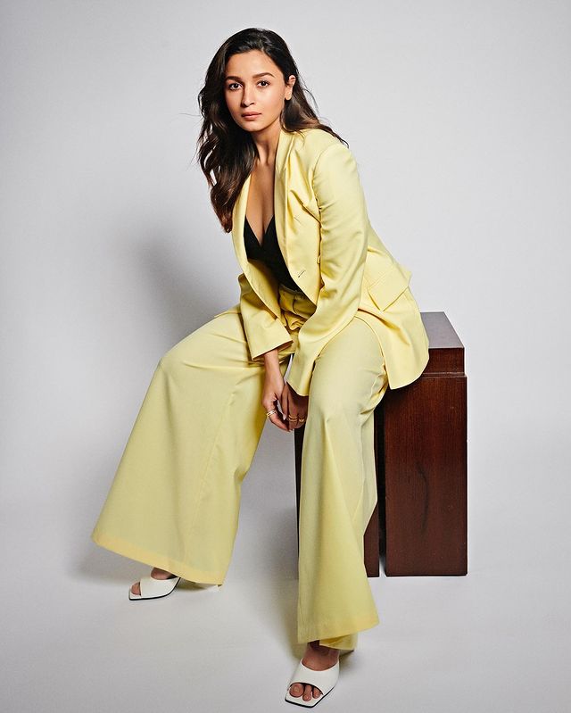 Alia Bhatt Pregnancy Looks- Co-ord Yellow Suit