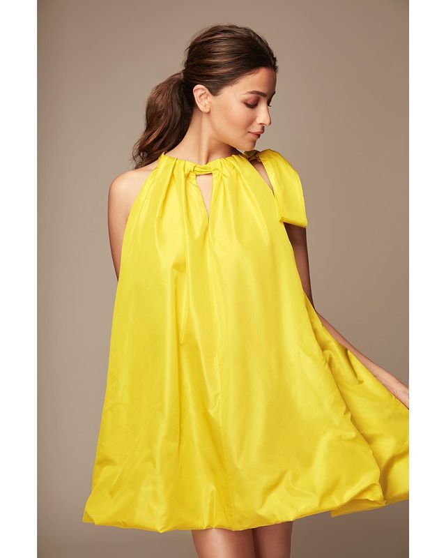Alia Bhatt Pregnancy Looks- Yellow Flowy Dress