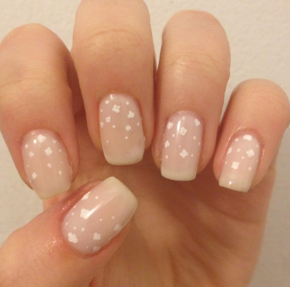 Dainty Flowers Nails
