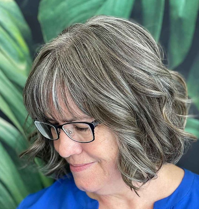 Hairstyle for above 60 lady