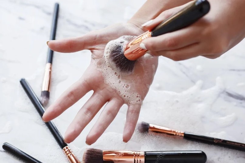 Clean Your makeup brush